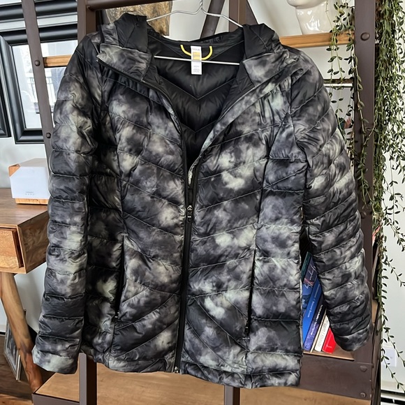 LOLE XS Packable Down Jacket with Hood. Excellent Condition - Picture 1 of 9